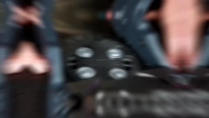 Adjust binding position if needed by loosening screws and sliding, or flipping the 4x4 disc 180 degrees.