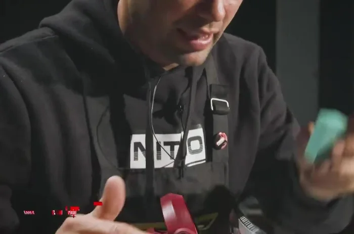 Use a D-burr to remove splinters: Using a D-burr tool, smooth out any splinters or metal sticking up from the edge, ensuring a smooth gliding surface.