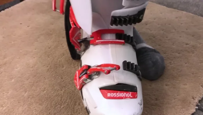 Fully open all buckles.