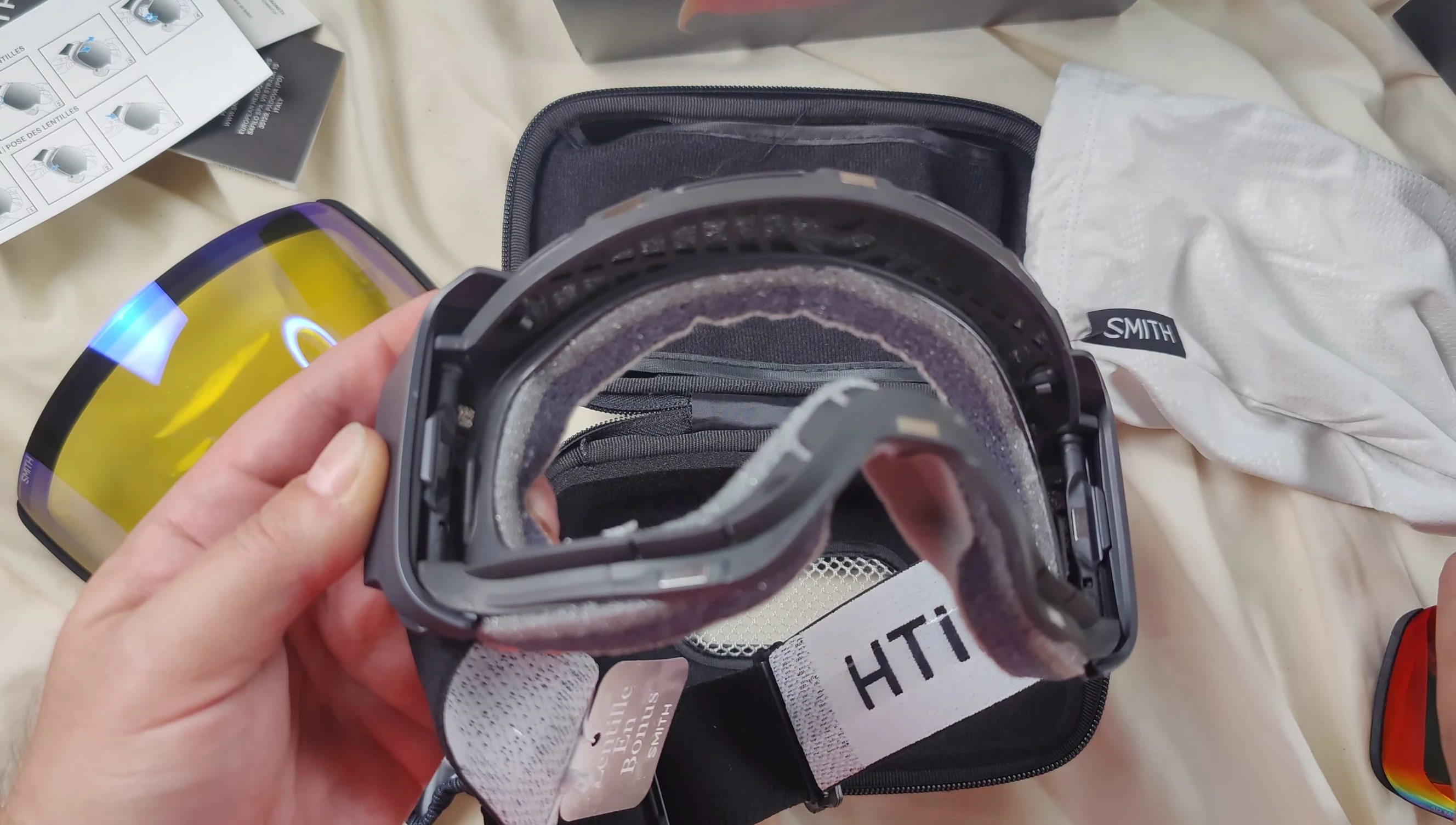 Easy lens changing demonstrated