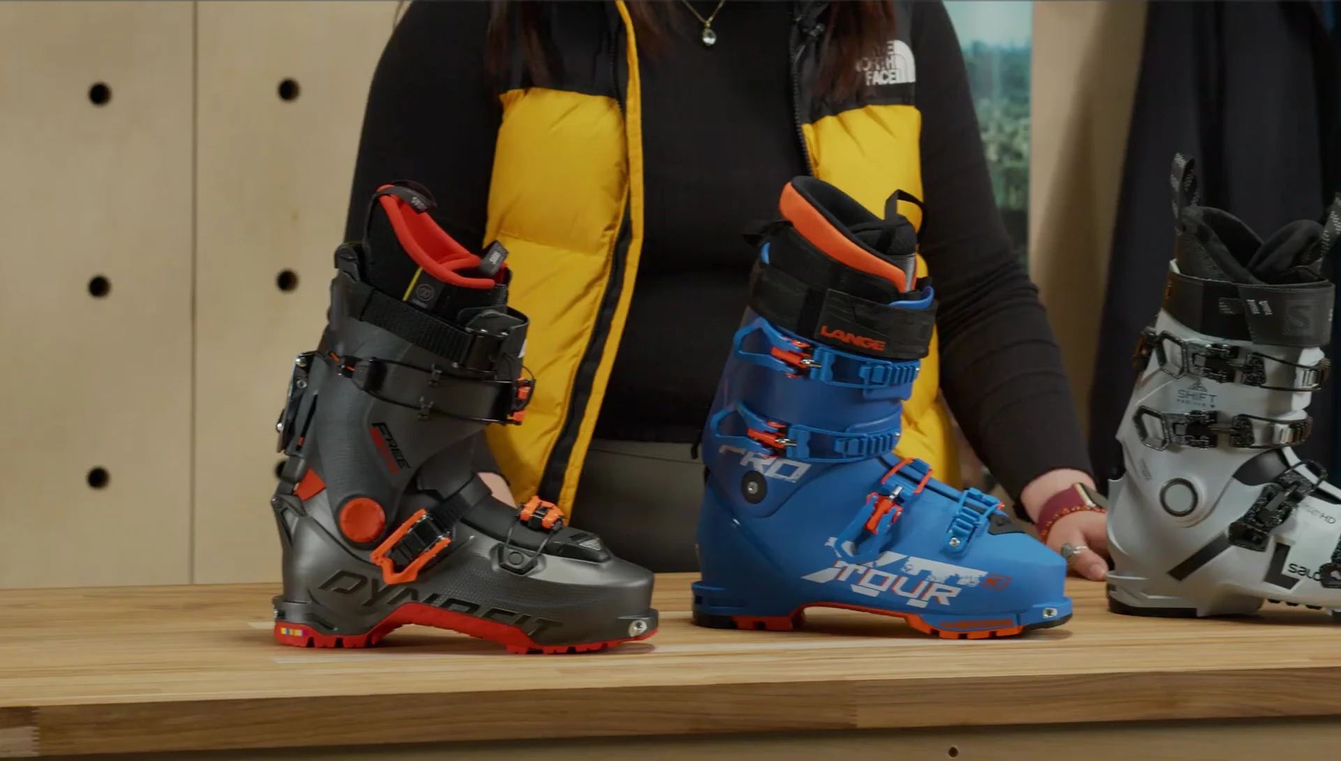 Example of a mid-range AT boot