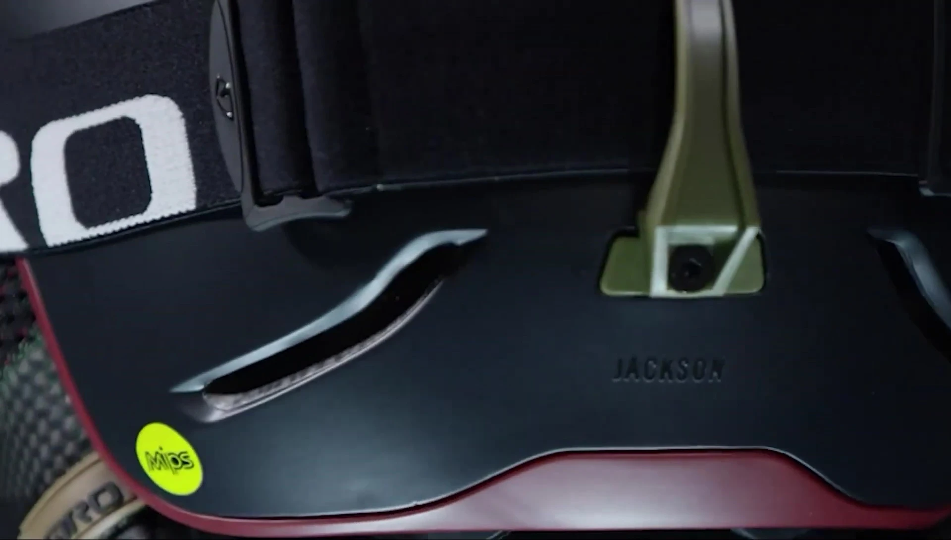 Detail shot of the removable ear pads.