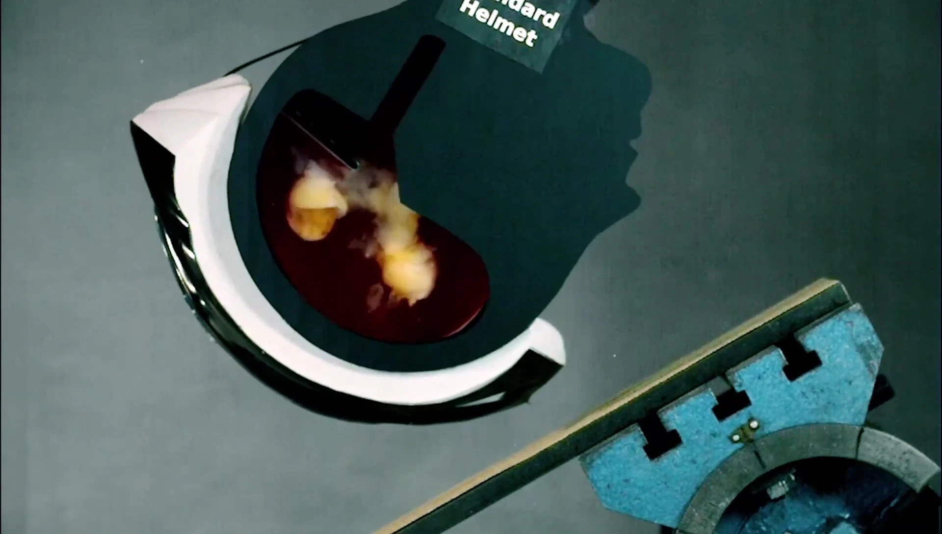 Image illustrating the WaveCel® cellular structure and its function during impact.