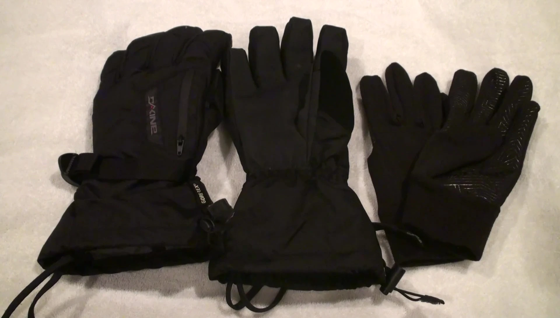 Close-up of the pocket on the glove.