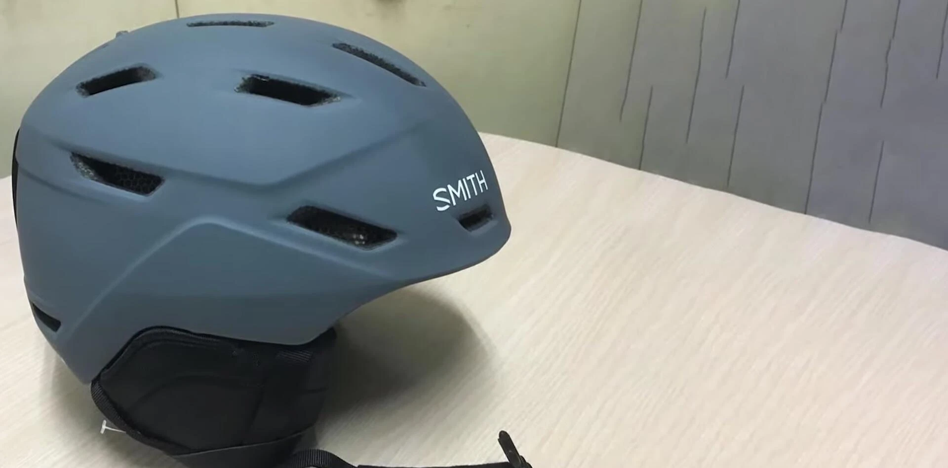 Smith Mission helmet showcased