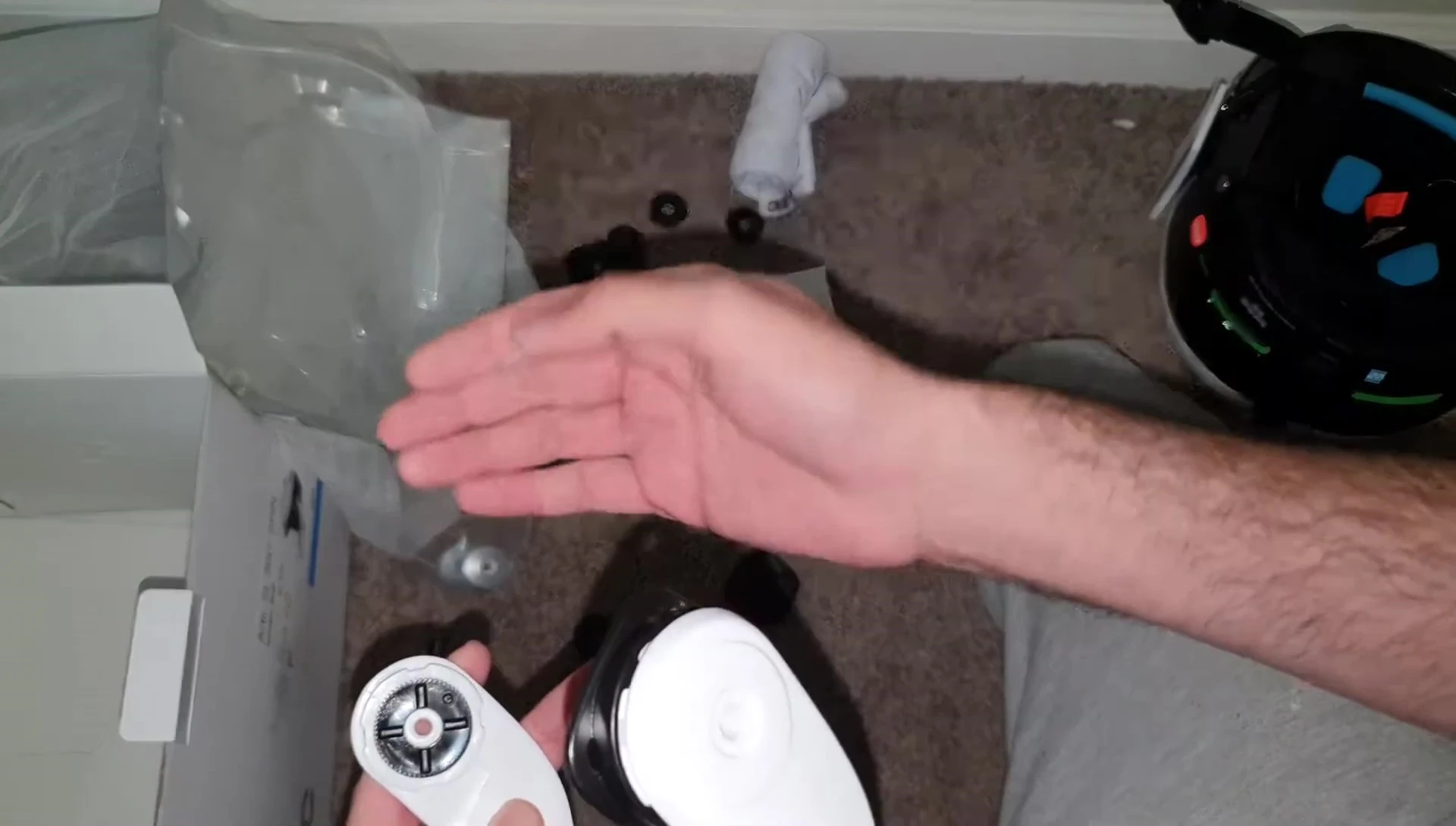 Aligning the rings and showing the locking mechanism
