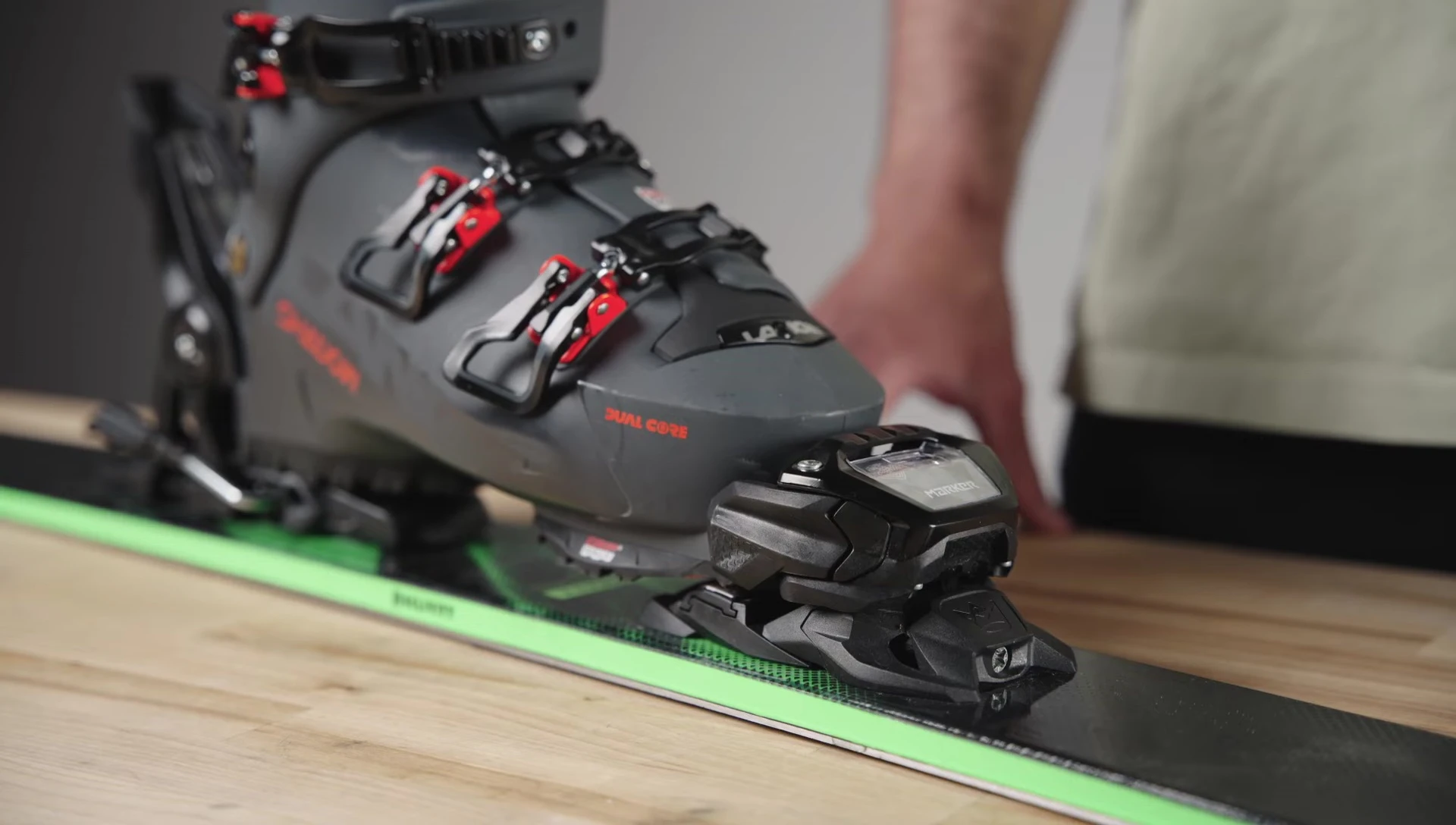 Close-up of the toe piece showing significant gap between the AFD and boot sole.
