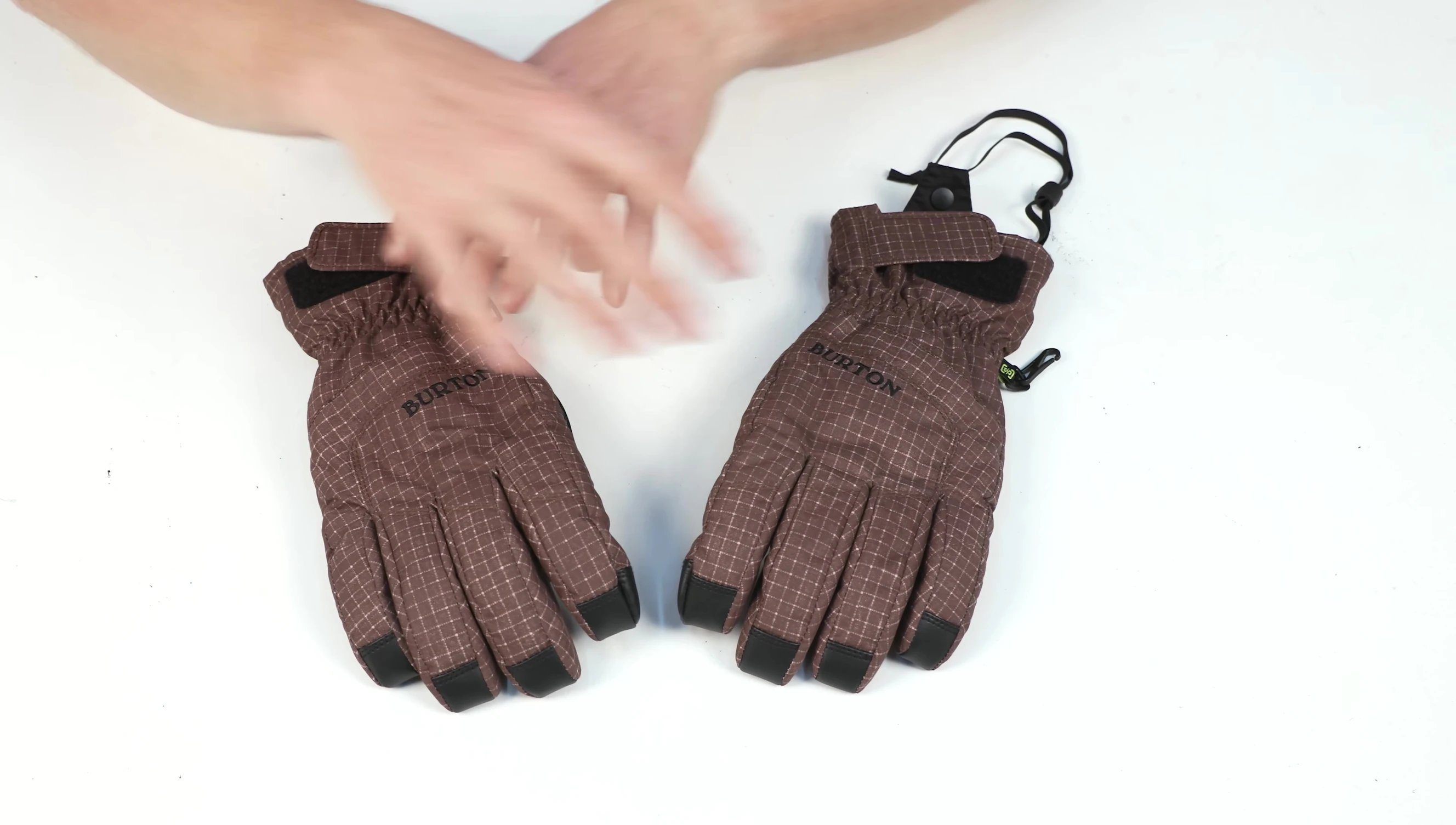 Final shot of the glove, summarizing the key features.