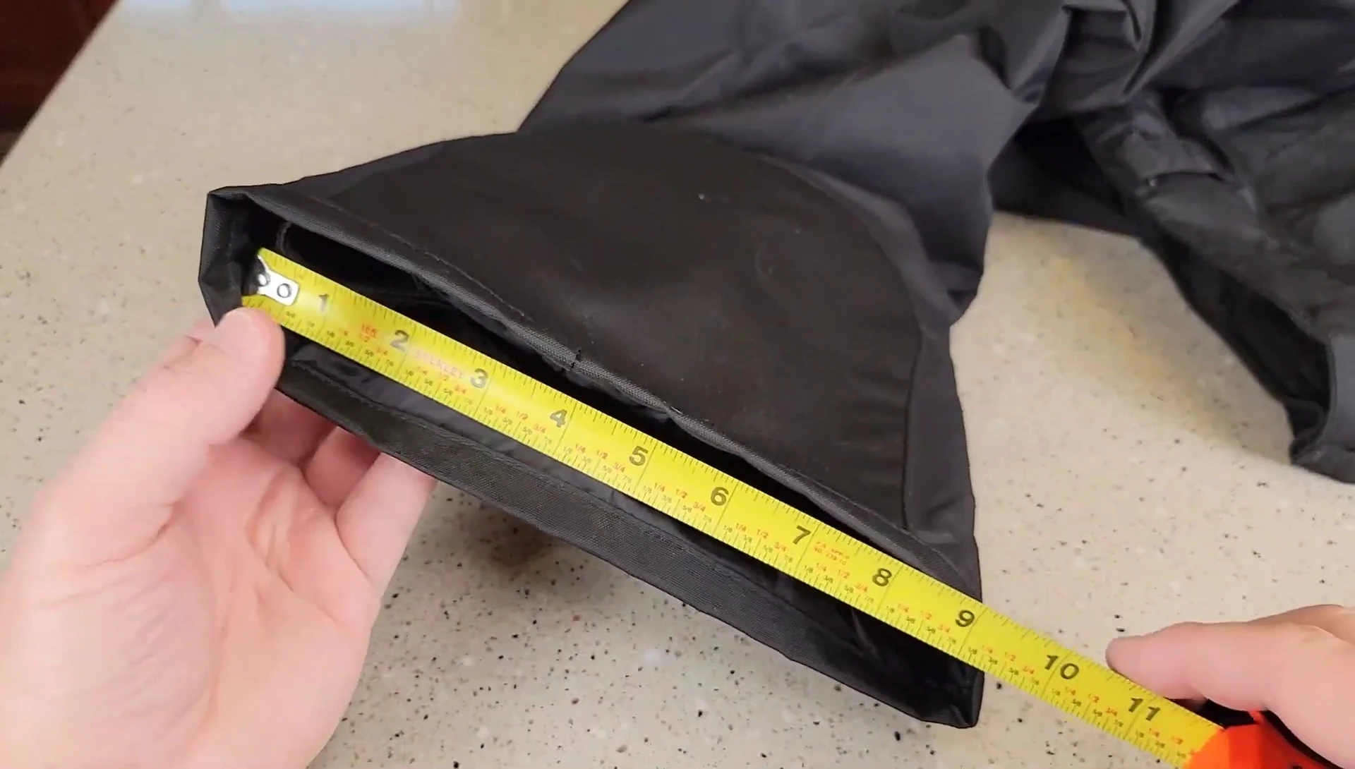 Measurement of the leg opening.