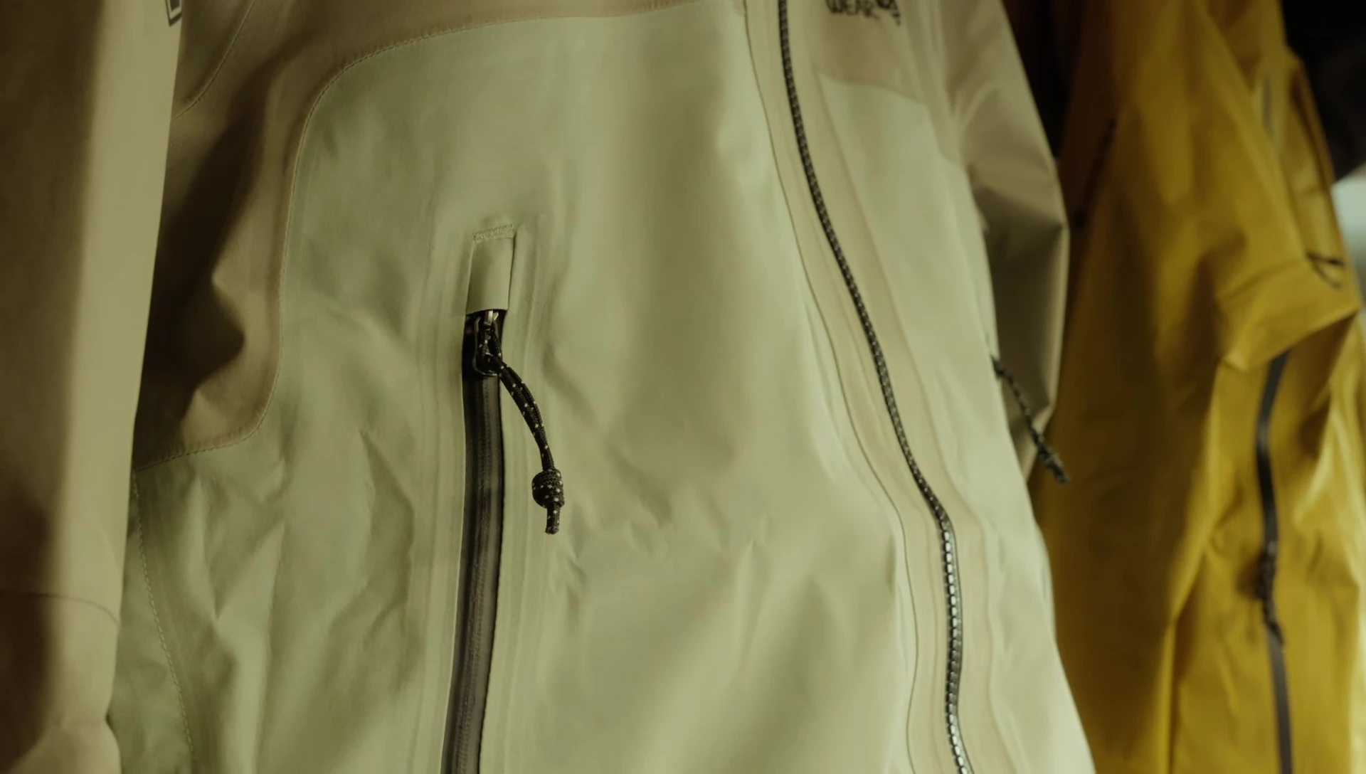 Screen capture emphasizing the lightweight aspect of the Boundary Ridge gear.