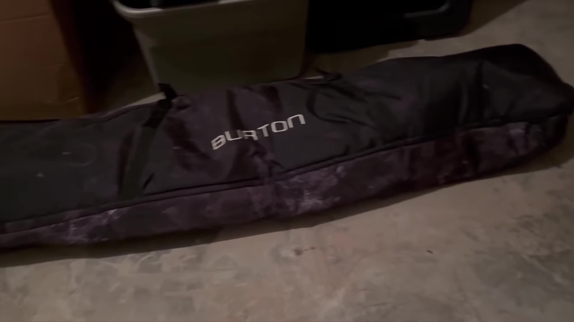Overall view of the full Burton snowboard bag.