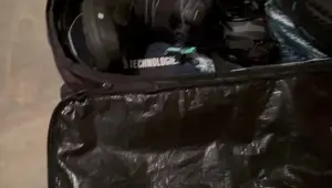 Burton Wheelie Flight Attendant Snowboard Bag Review: Durable & Spacious?