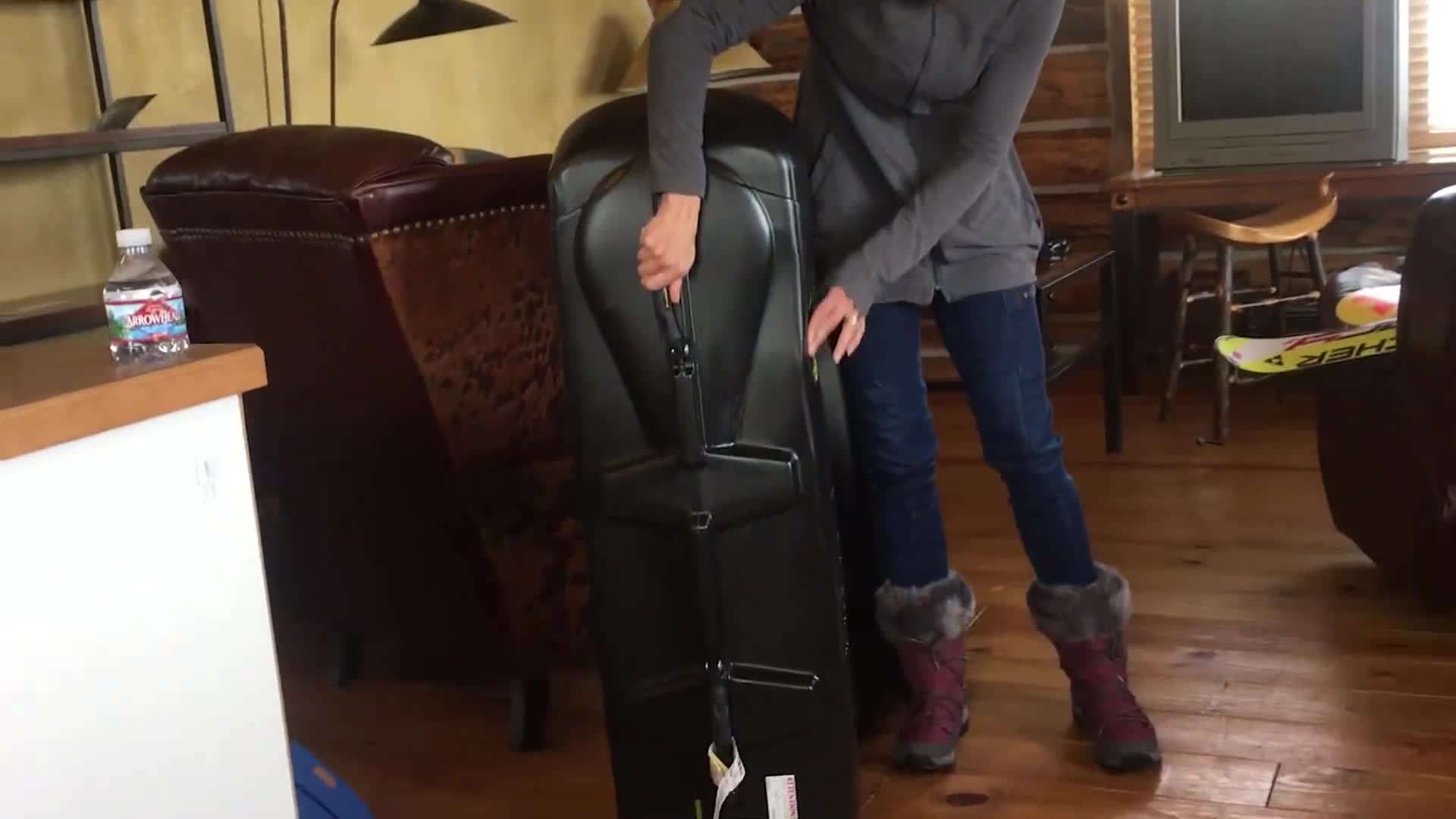 Shot showing the comparative sturdiness of the Sportube hard case