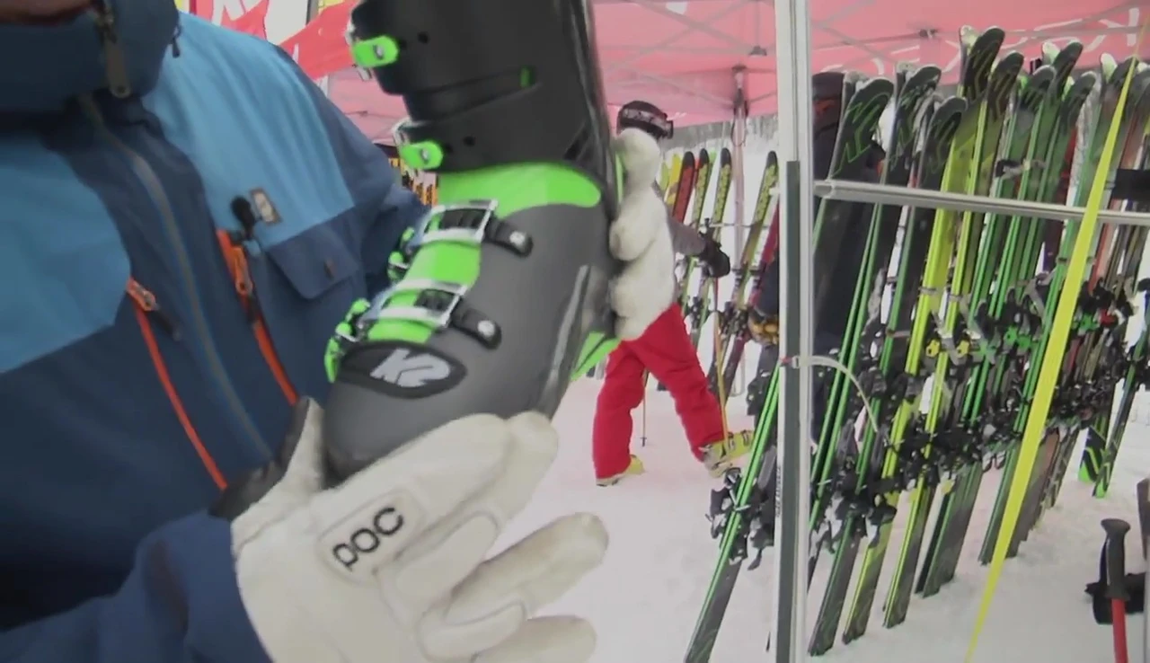 Image highlighting the asymmetrical toe box