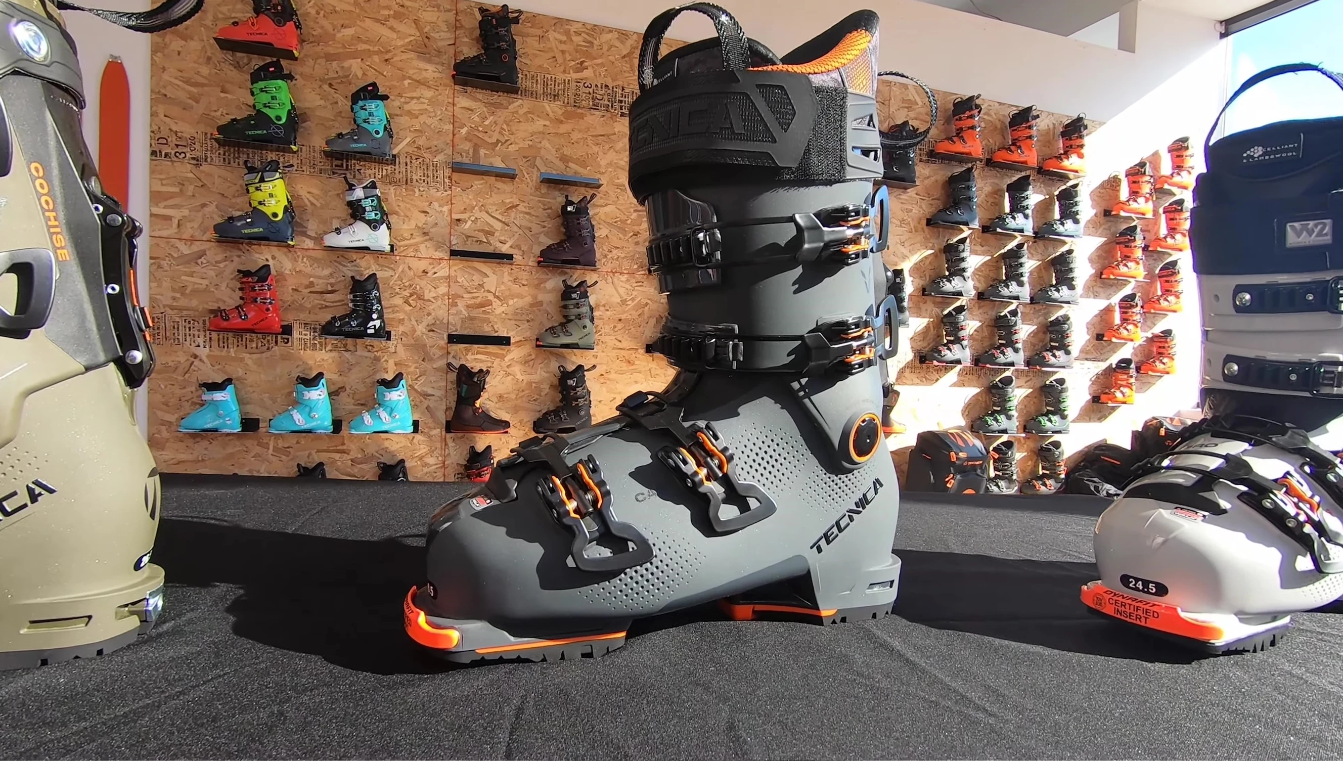 Women's Cochise 3.0 boot model