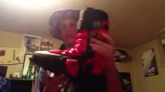 The boot showcasing the 6 flex rating.