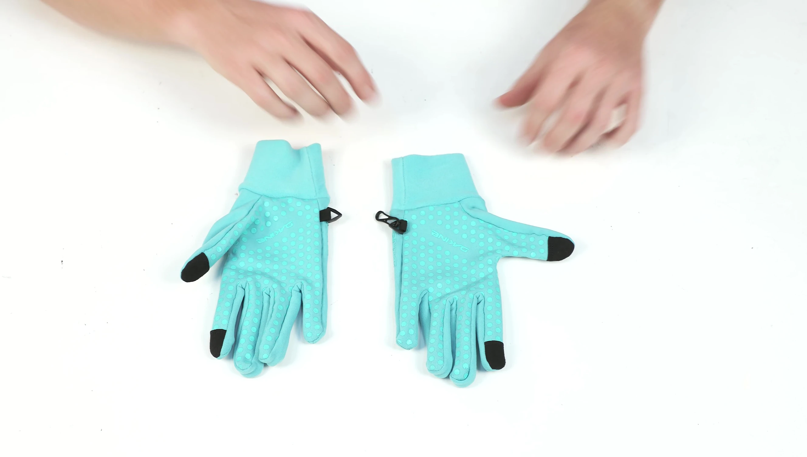 Image showing the extended length of the glove's cuff.