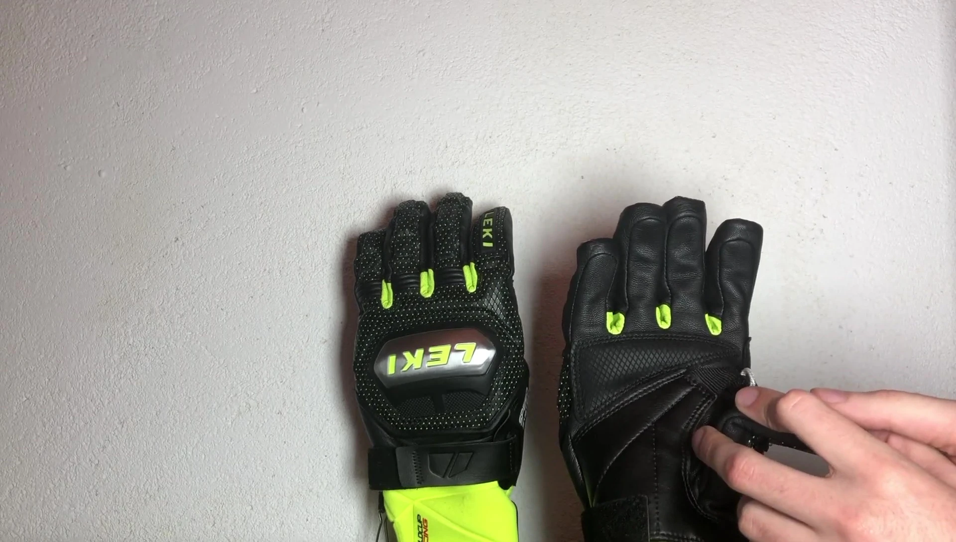 Shot highlighting the narrow rubber strip on the palm.