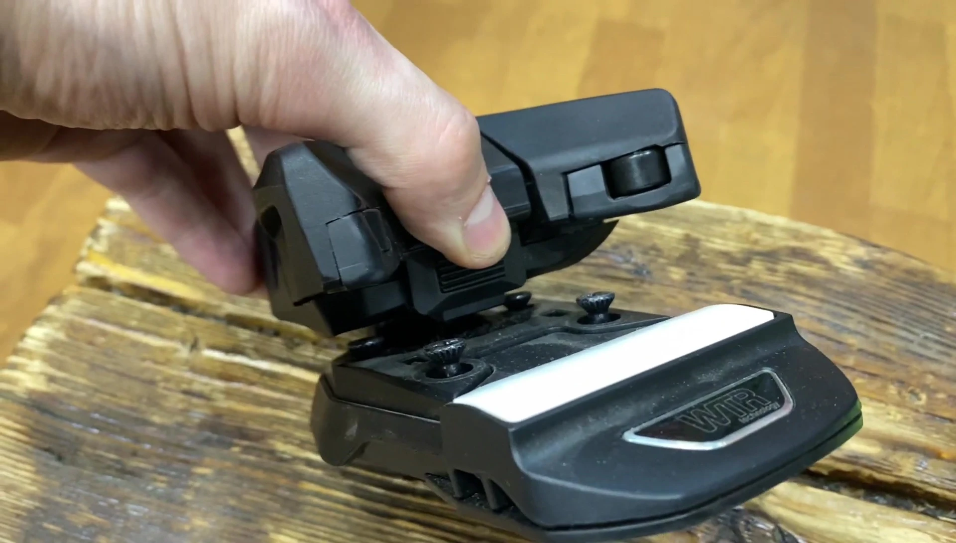Detailed look at the Salomon STH rotating head