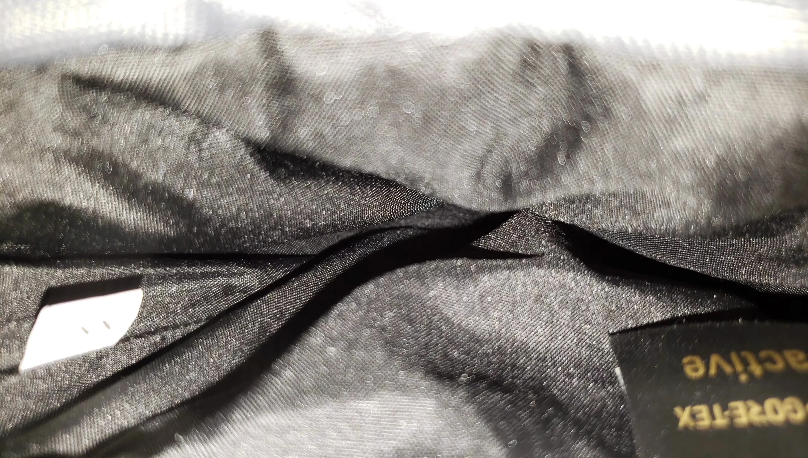 Image showing the gloves' comfortable polyester shell and leather palms.
