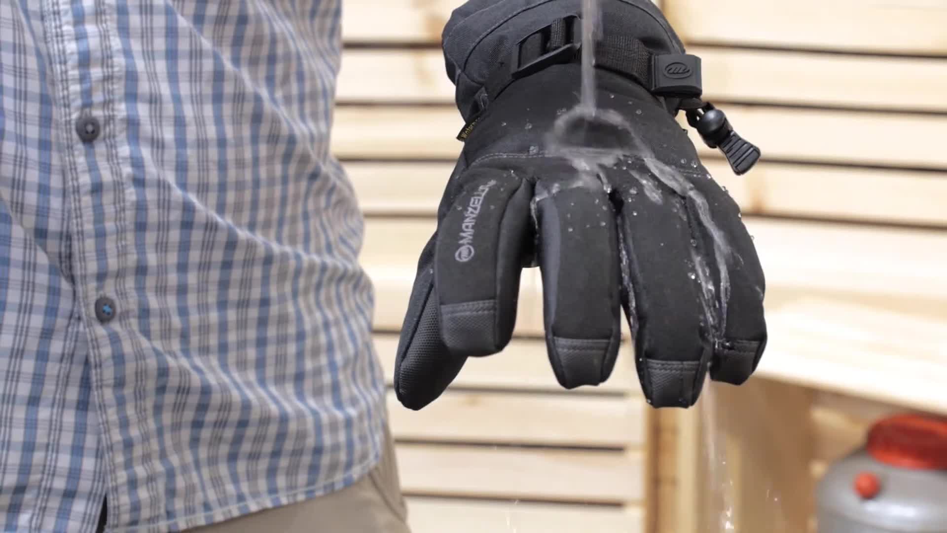 Image highlighting the glove's inner lining and insulation