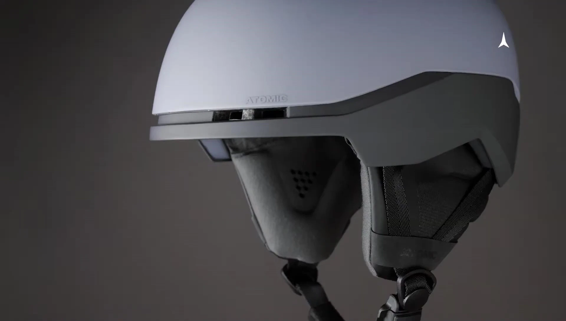 Image emphasizing the helmet's protective capabilities