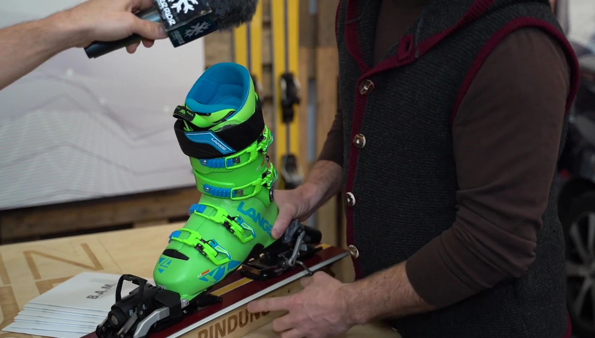 Demonstration of the easy step-in mechanism for walking mode.