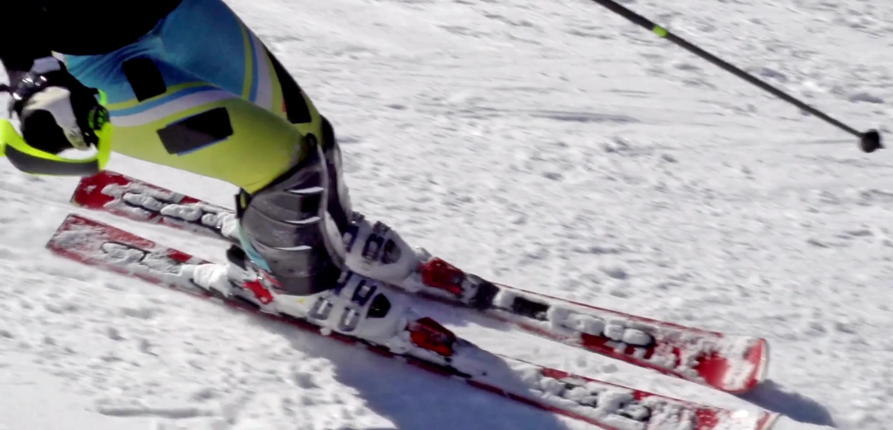 Difficulty making smooth turns with shorter skis