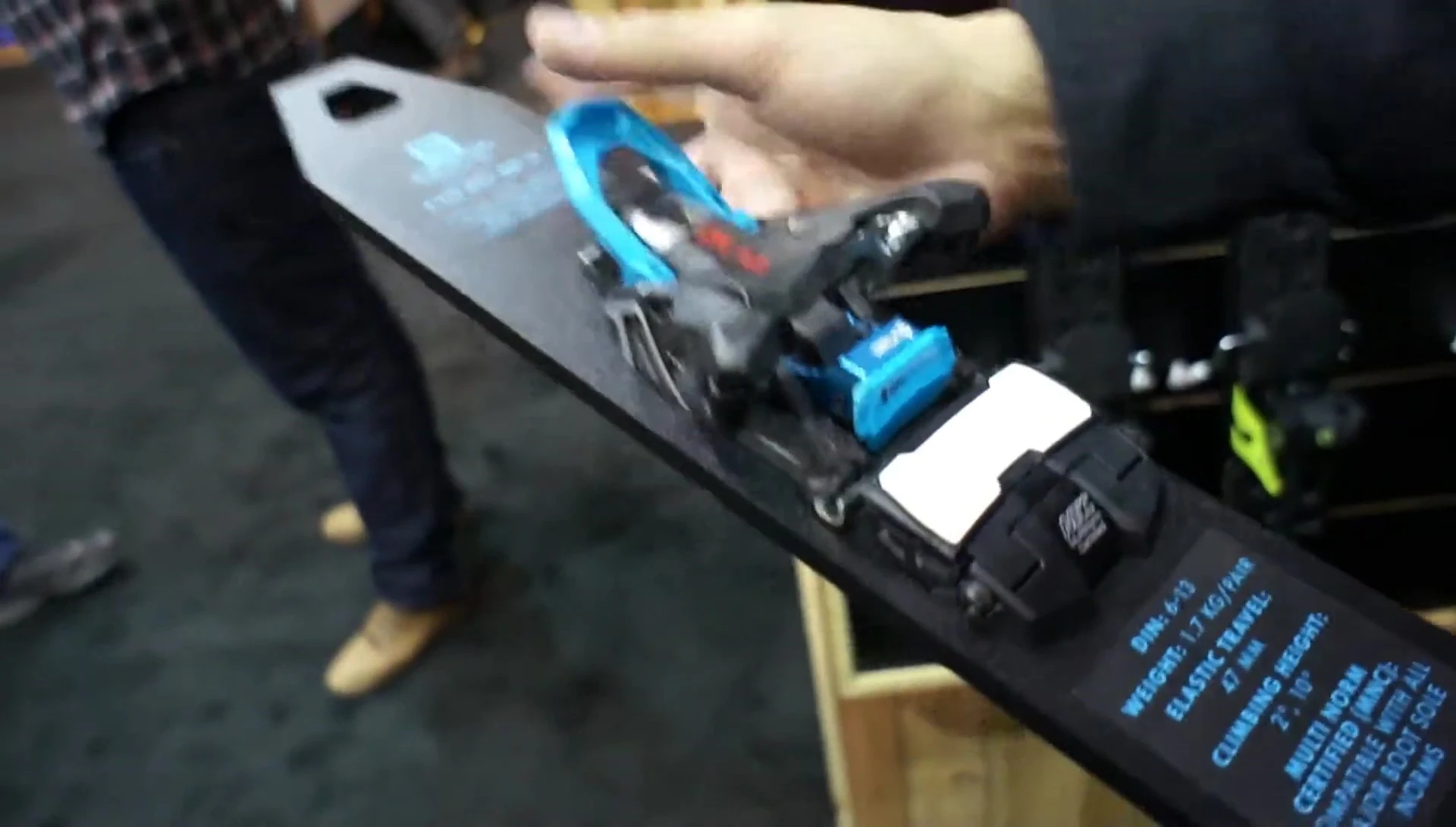Demonstration of the locking mechanism and foot placement
