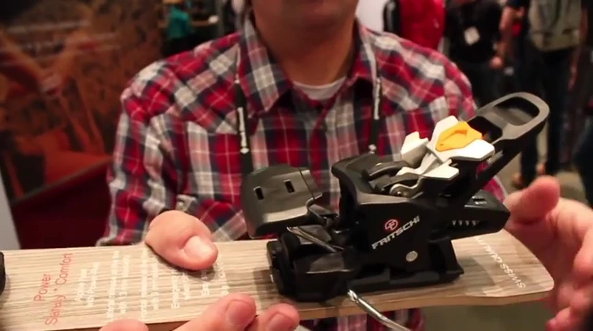 Demonstration of the walk mode activation on one of the bindings.