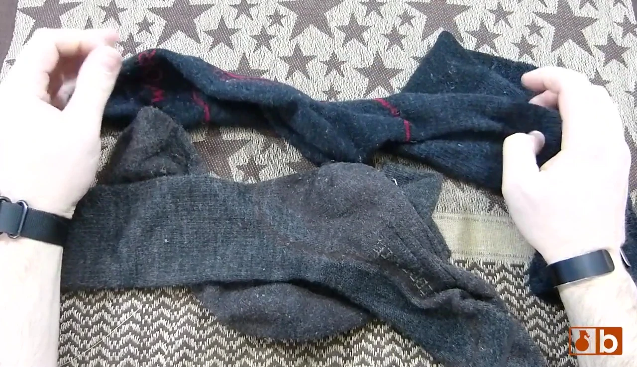 Label detail highlighting the wool percentage difference